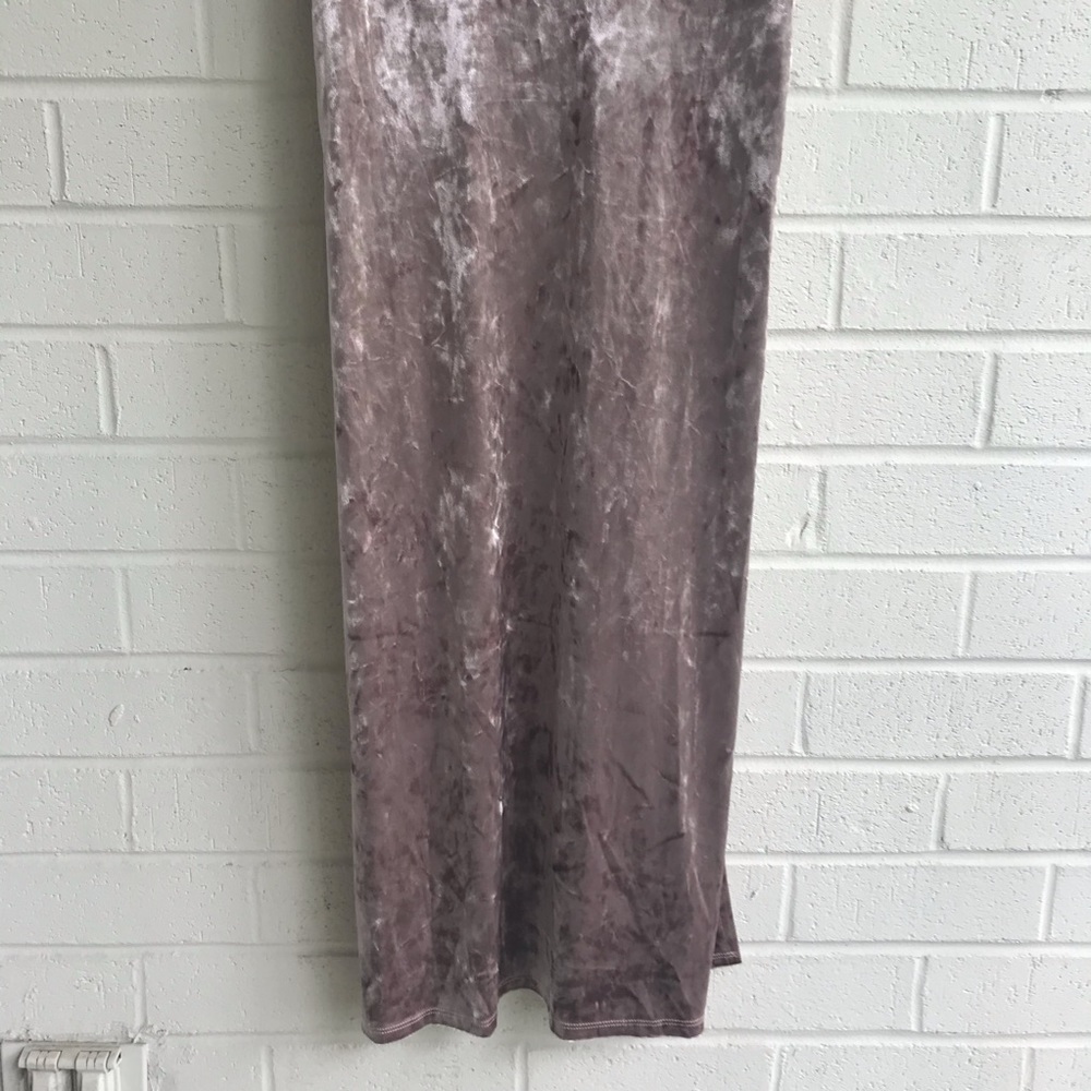 Band of Gypsies Haiden Crushed Velvet Dress - Picture 3 of 8